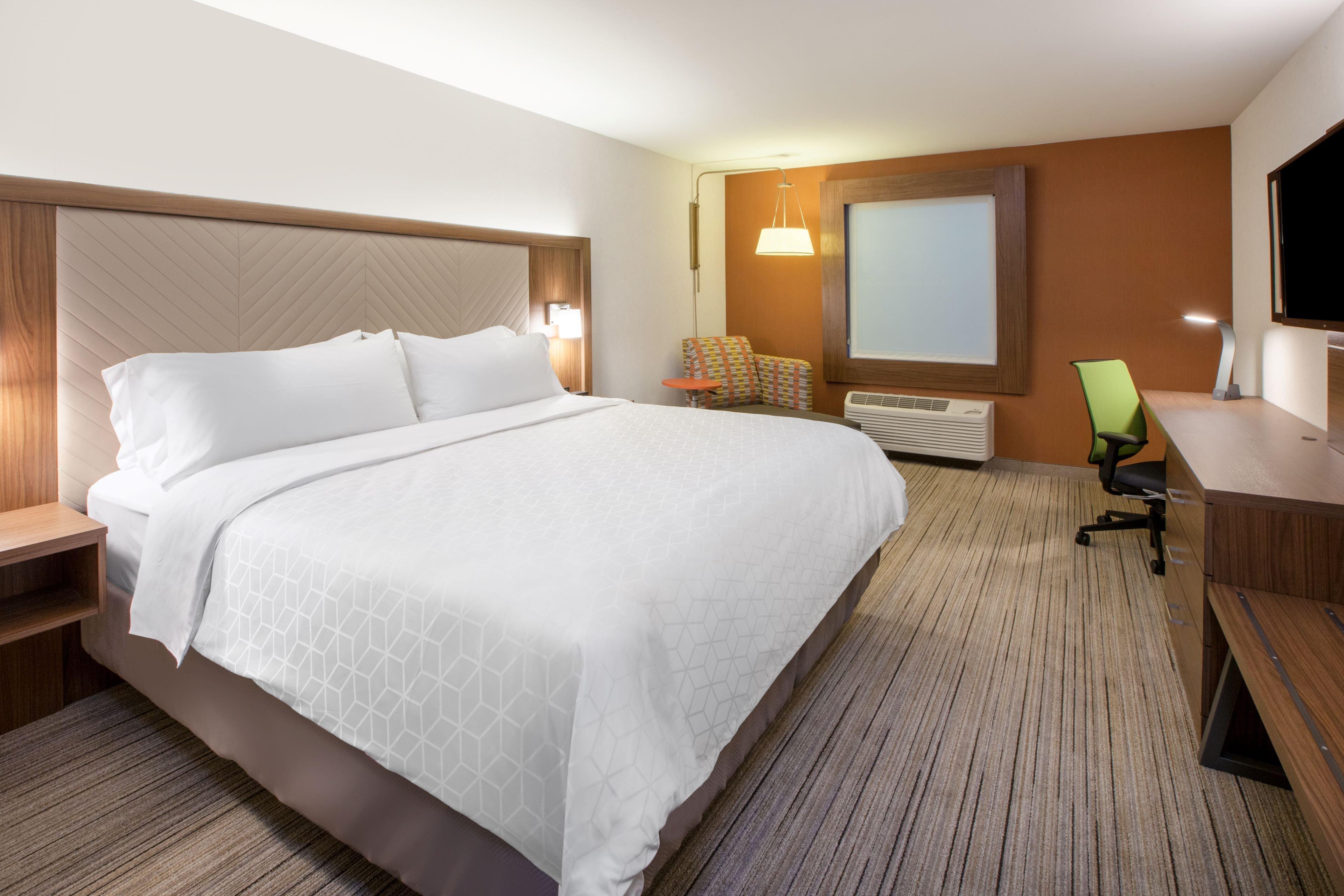 Holiday Inn Express & Suites Butler By Ihg Exterior foto
